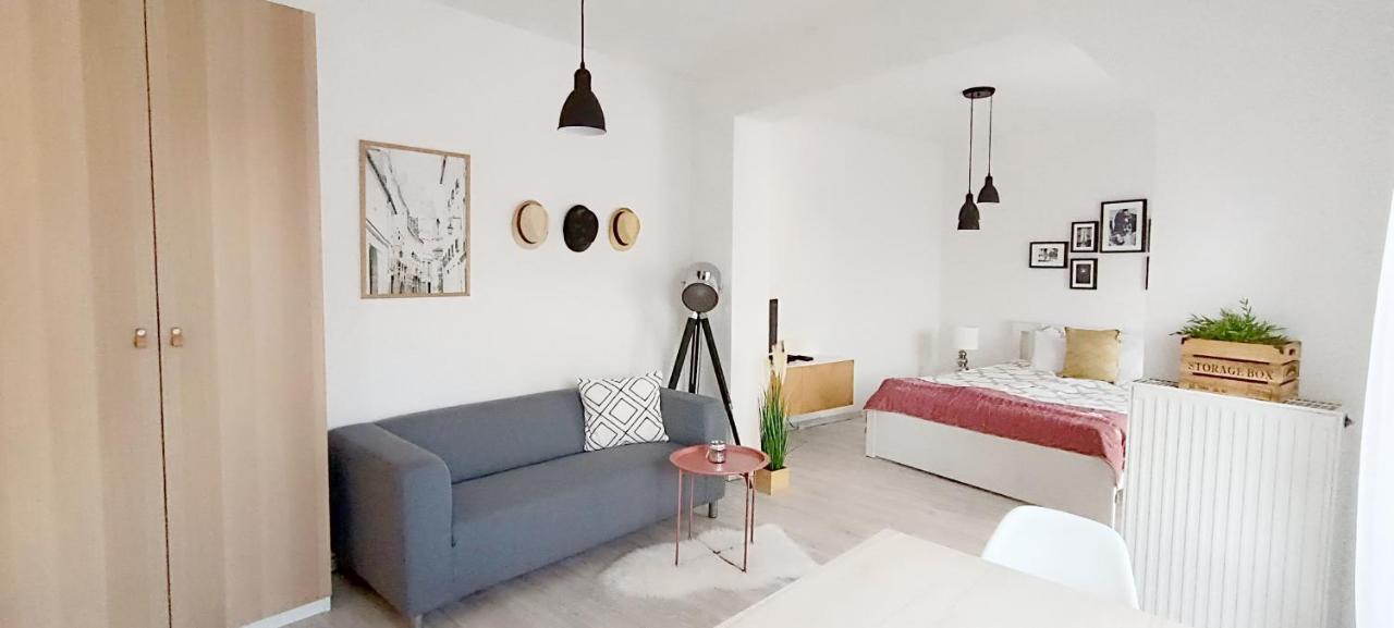 Belvarosi Studio Apartman Кечкемет Экстерьер фото